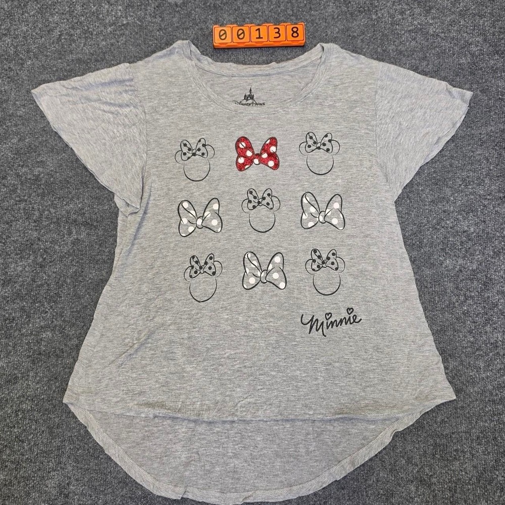 Disney Parks Minnie Mouse gray baby tee with red bow graphic, size L.